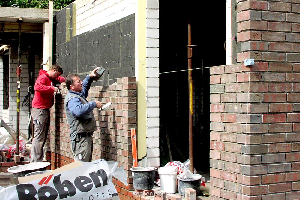 Die klassische zweischalige Wand mit Kerndämmung: Hoch wärmedämmend und dauerhaft wartungsfrei - das macht sie nachhaltig und wirtschaftlich.