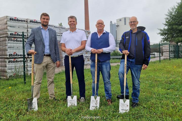 Spatenstich für die Photovoltaikanlage am Röben-Werk Querenstede